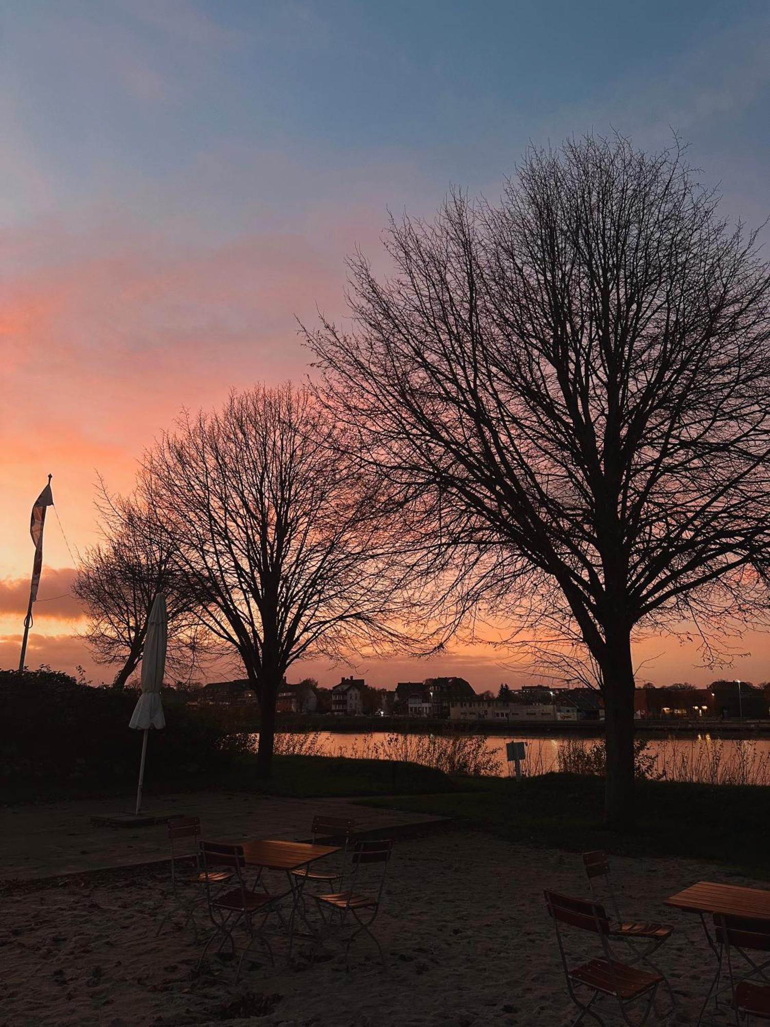 Kanal-Haus "Das Gaestehaus Direkt Am Nok" Osterrönfeld Buitenkant foto