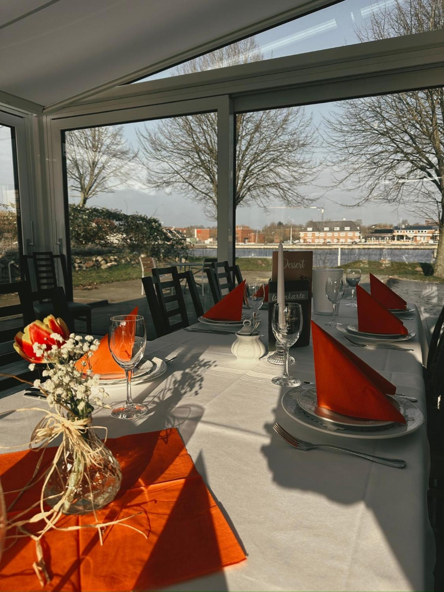 Kanal-Haus "Das Gaestehaus Direkt Am Nok" Osterrönfeld Buitenkant foto