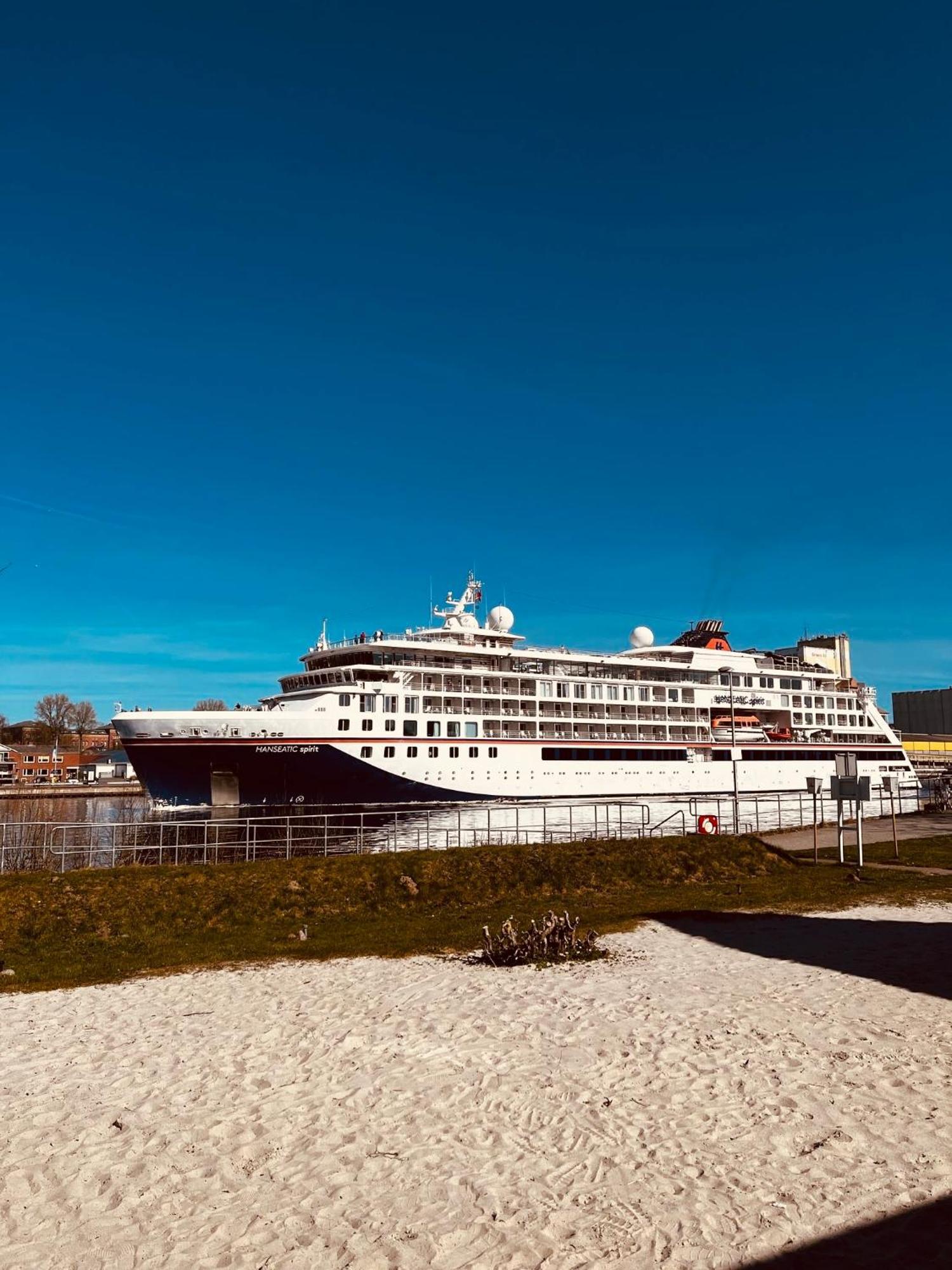 Kanal-Haus "Das Gaestehaus Direkt Am Nok" Osterrönfeld Buitenkant foto