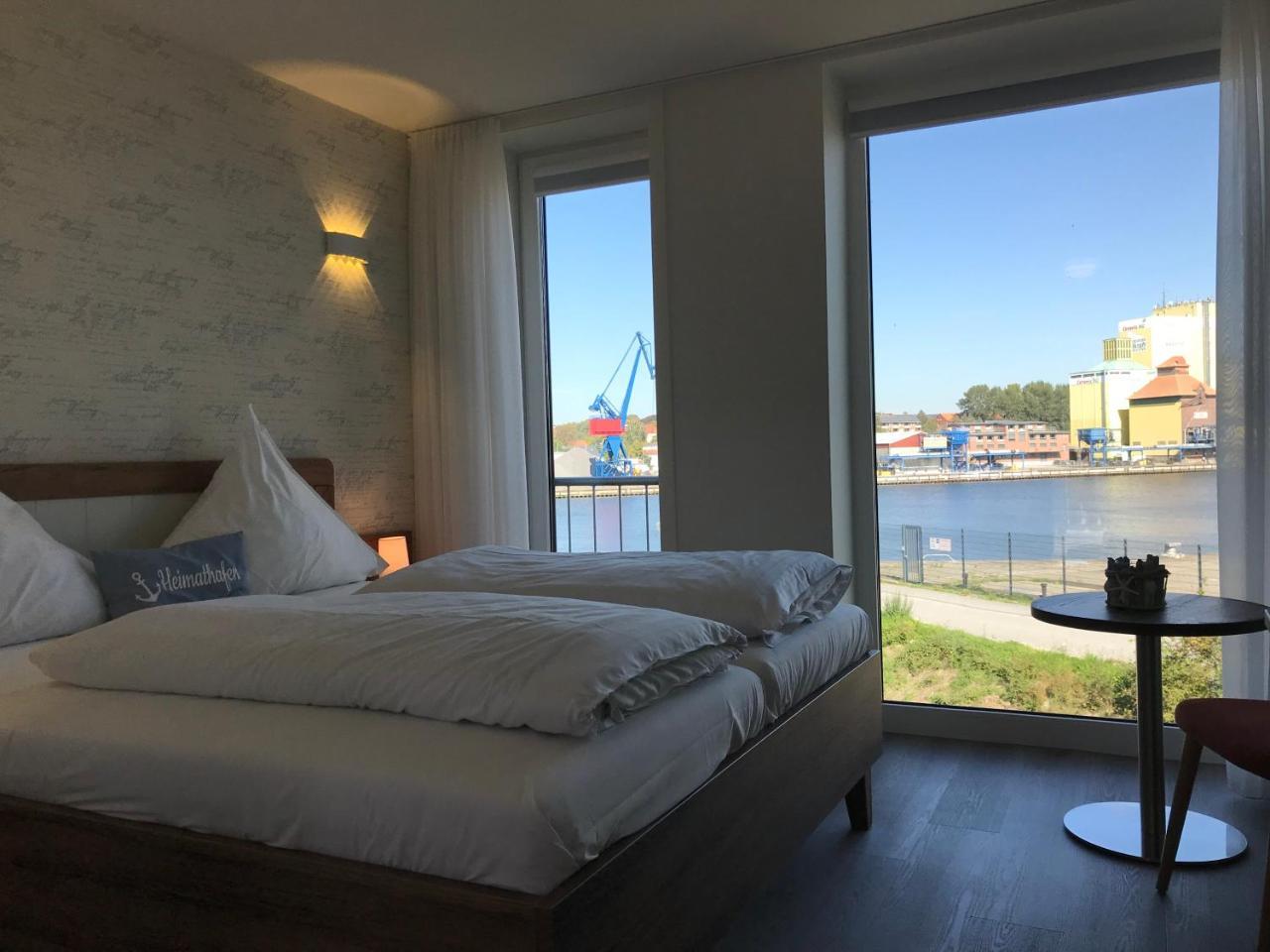 Kanal-Haus "Das Gaestehaus Direkt Am Nok" Osterrönfeld Buitenkant foto